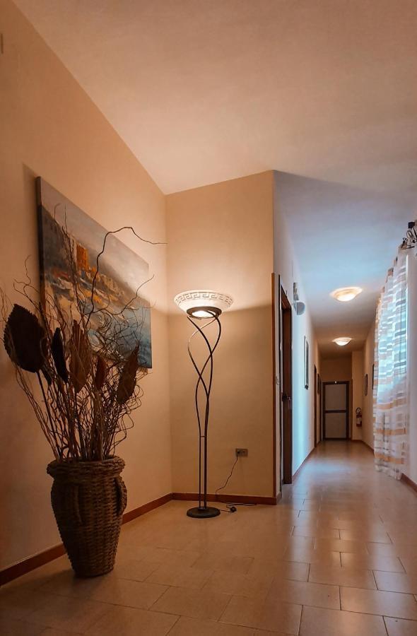 Hotel mediterraneo Giovinazzo Buitenkant foto